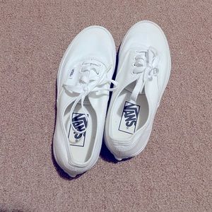 Vans classics in white. Women’s size 6. Worn once. Like new.